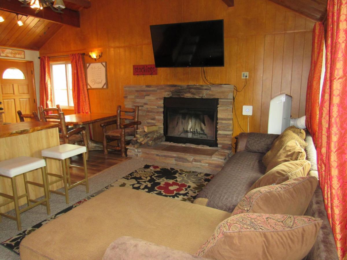 Hillside Hideaway -View Of Ski Slope From Charming Deck Big Bear Lake Buitenkant foto