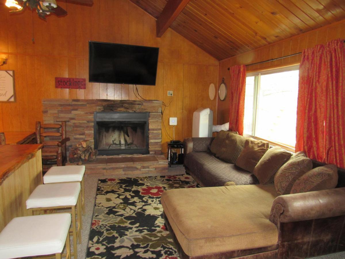 Hillside Hideaway -View Of Ski Slope From Charming Deck Big Bear Lake Buitenkant foto